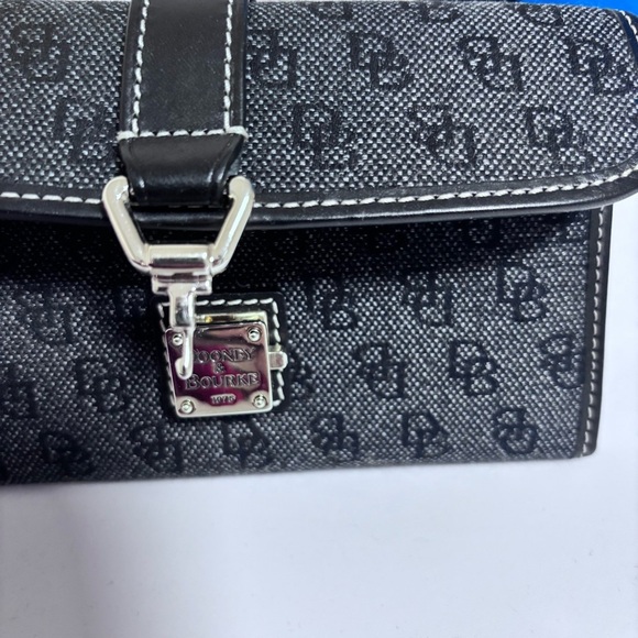 *New* Dooney & Bourke Monogram Tote Bag and wallet set
Color black /gray - Picture 10 of 16